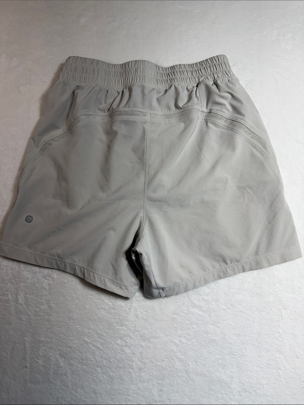 lululemon athletica Men’s Pacebreaker Beige Athletic Shorts - Picture 3 of 5
